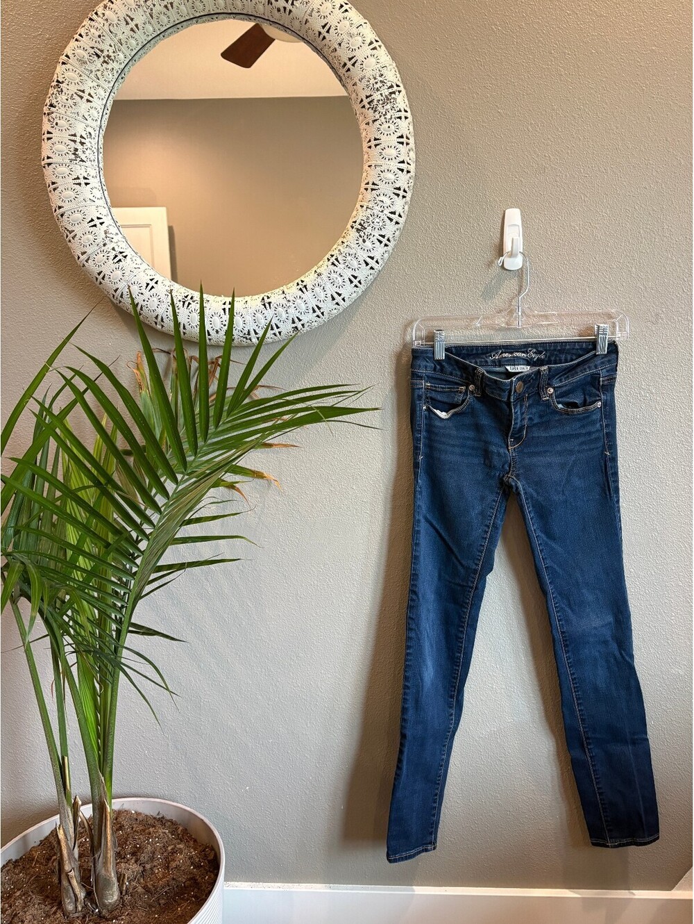 American Eagle Skinny Jeans in Dark Blue Wash, Size 4